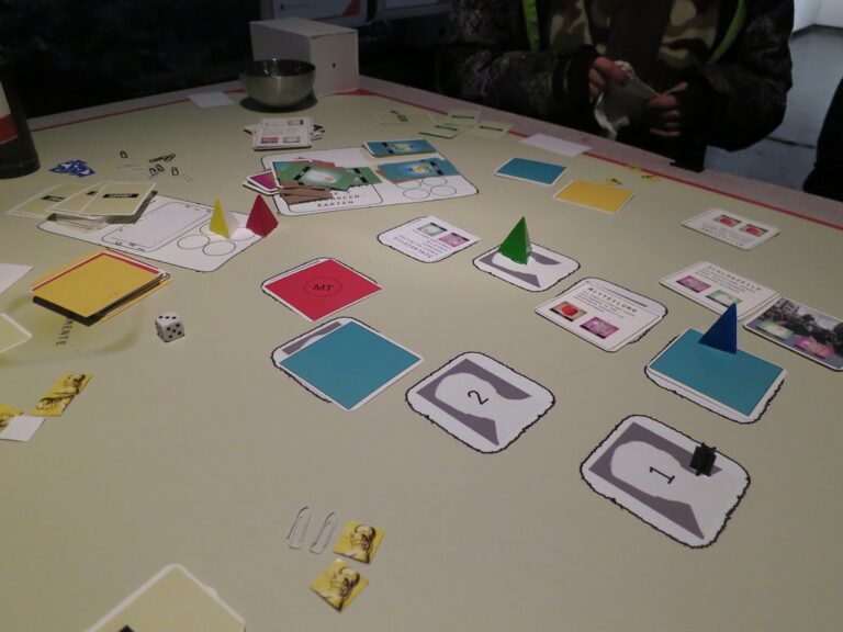 Censorship game