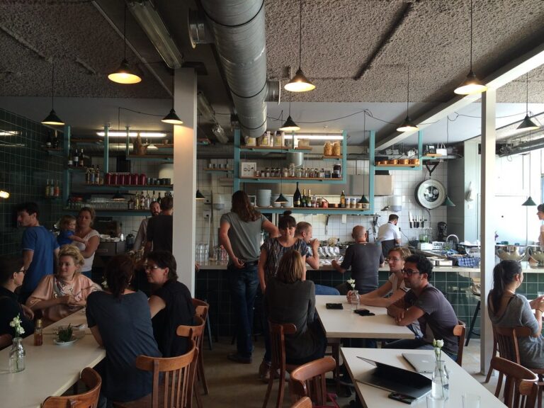 De Klub opening day