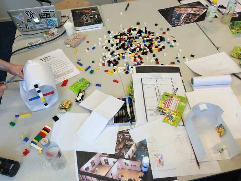 Playful exhibition design workshop at Reinwardt Academy